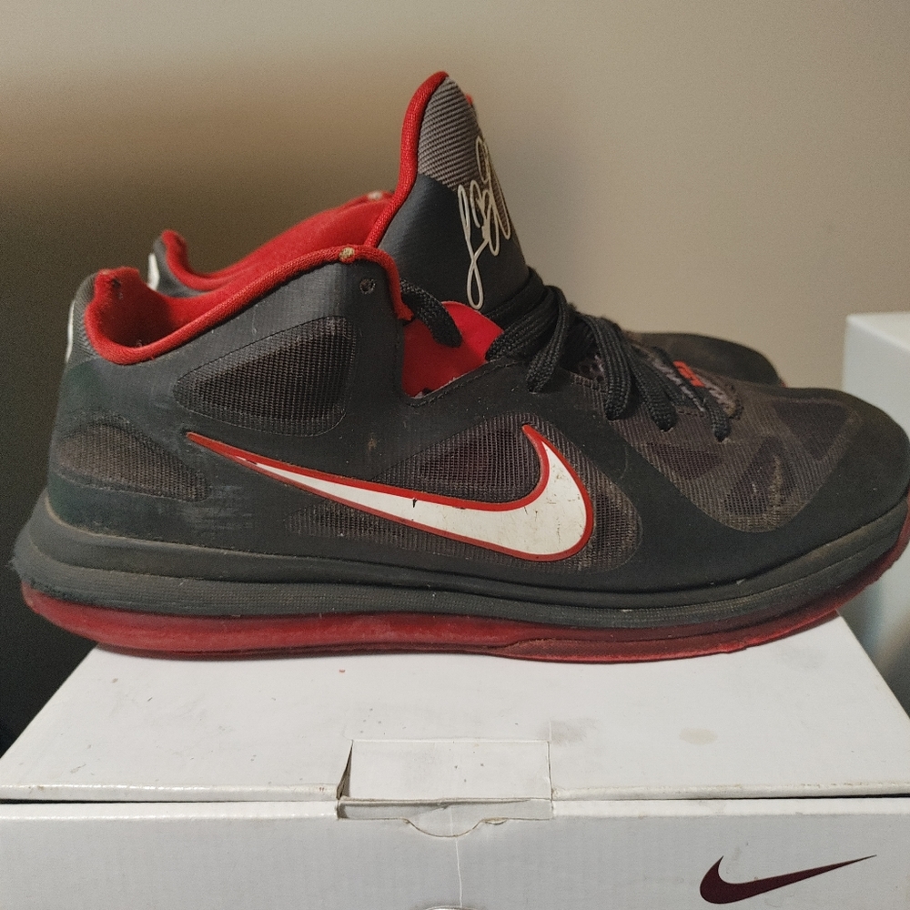 Nike LeBron 9 Low
